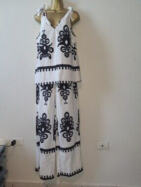 Black & White Embroidered Tank and Wide-Leg Set